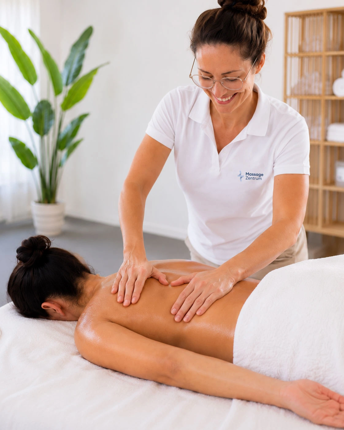 Gezielte therapeutische Massage im Massage Zentrum Glattpark